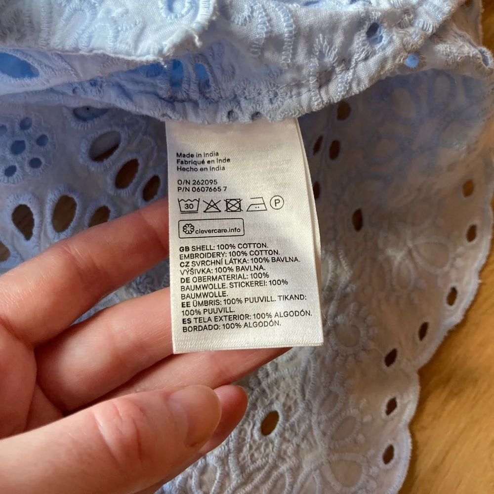 H&M Eyelet Floral Button Down Blouse Size 4 Baby Blue